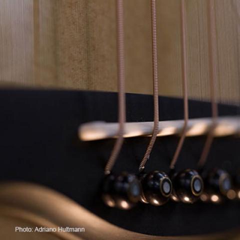 choosing strings for acoustic guitar